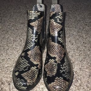 Faux Print Rain boots. Brand is Lauren Ralph Lauren. Size 9.